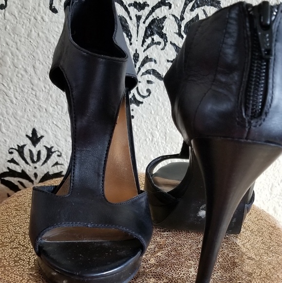 Fergie Highheels - Picture 4 of 7
